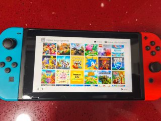 Nintendo Switch Azul/Rojo + Acces.+  M. 4. G. 1. A