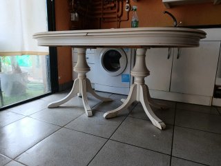 Mesa de comedor ovalada