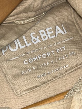 Sudadera beige con capucha