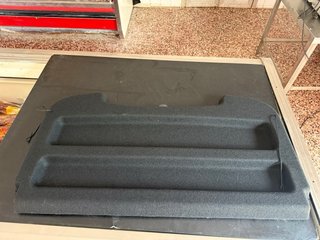 Bandeja trasera Renault 794205701R