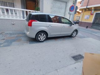 Peugeot e-5008 2010