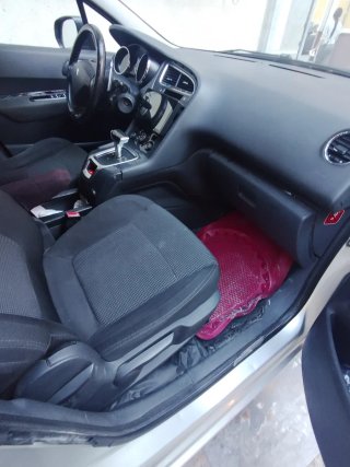 Peugeot e-5008 2010