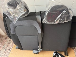 Asientos traseros y bandeja coche dacia