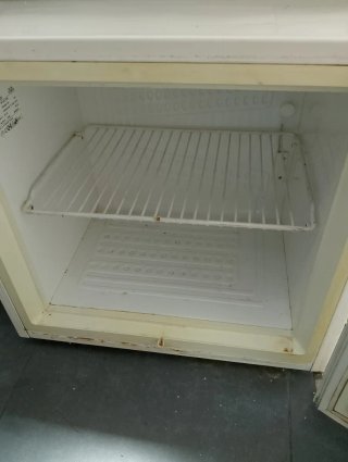 Congelador Zanussi pequeño, medidas 50x50x50