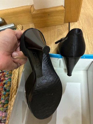 Zapatos Mustang Tacon Peep Toe Negro