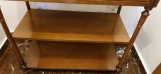 Mesa entradita de madera