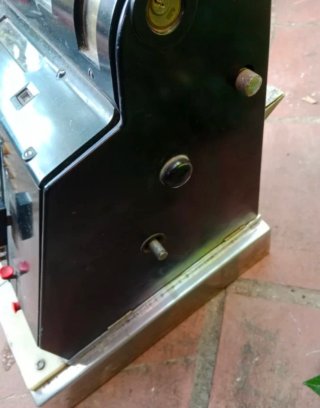 Antigua Máquina registradora hugin baquelita vinta
