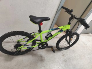 Bicicleta infantil Rockrider verde