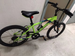 Bicicleta infantil Rockrider verde