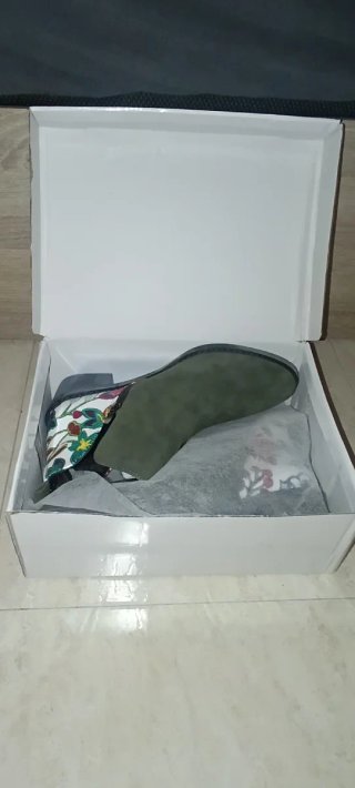 Botines verdes con estampado floral