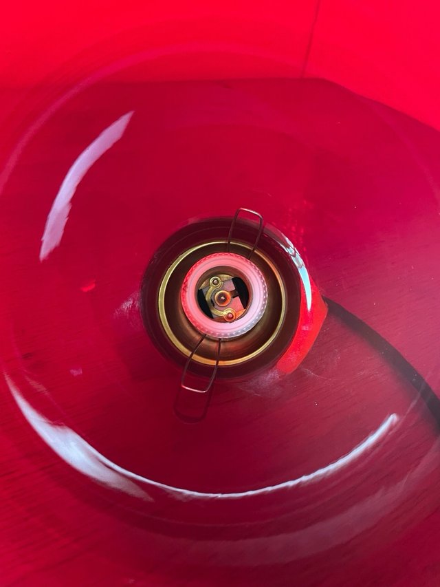 Lámpara vintage de cristal rojo granatoso