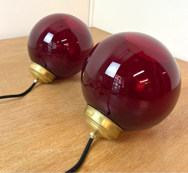 Lámpara vintage de cristal rojo granatoso