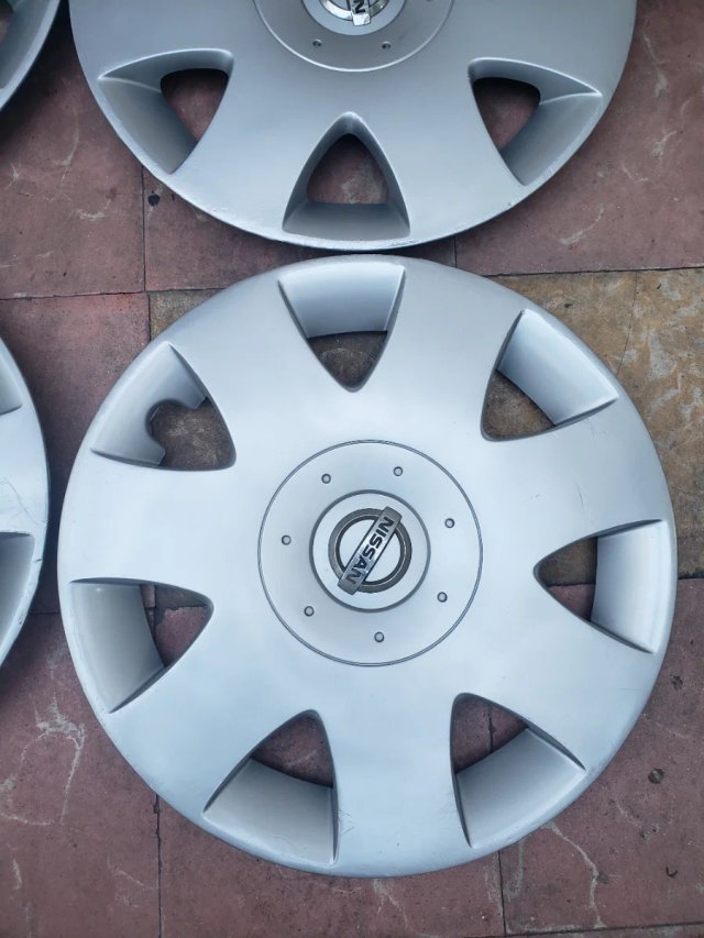 4 Tapacubos Nissan R16