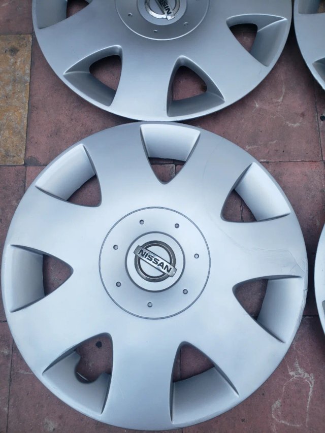 4 Tapacubos Nissan R16