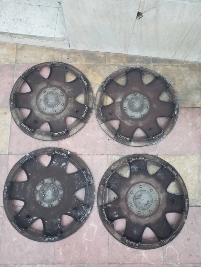 4 Tapacubos Nissan R16
