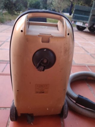 Aspiradora Solac 1500W