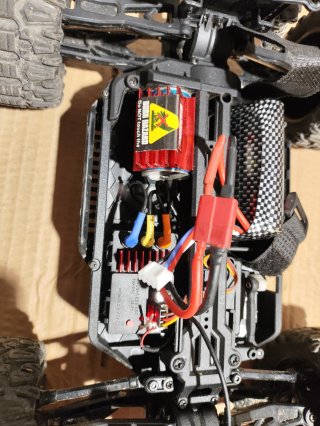 Coche RC Todoterreno Rojo escala 1/14