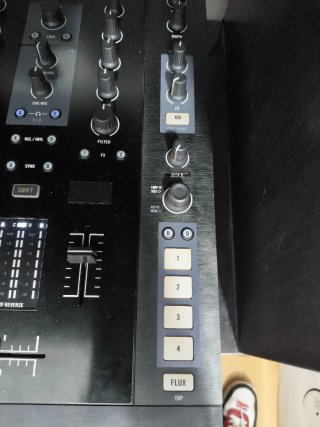 Controlador DJ Traktor Kontrol Z2