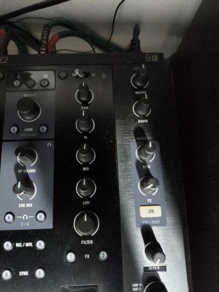 Controlador DJ Traktor Kontrol Z2
