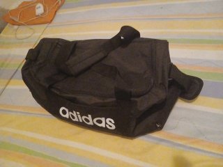 Bolsa Adidas mediana negra
