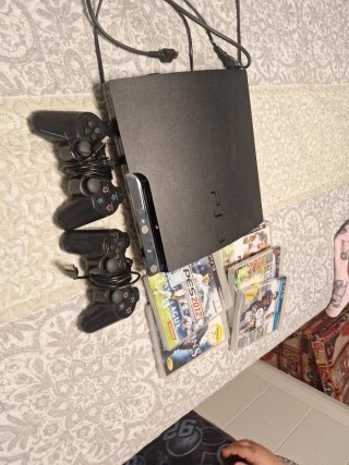 Consola PlayStation 3 Negra + 3 Juegos