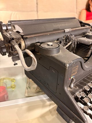 Máquina de escribir Hispano-Olivetti
