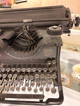 Máquina de escribir Hispano-Olivetti
