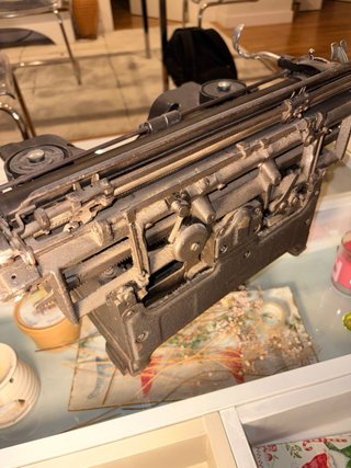 Máquina de escribir Hispano-Olivetti