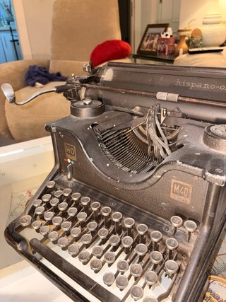 Máquina de escribir Hispano-Olivetti
