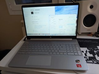 Portátil HP 15 Ryzen 5 3500U 24GB RAM