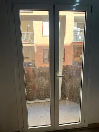 Puerta de aluminio