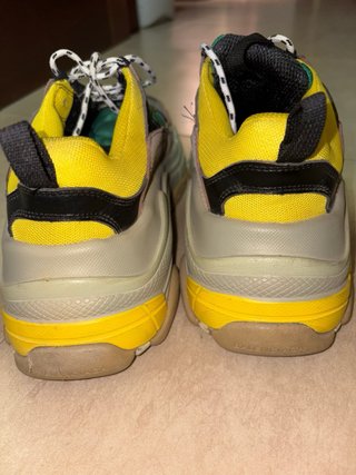 Zapatillas Balenciaga verdes y amarillas unixes.