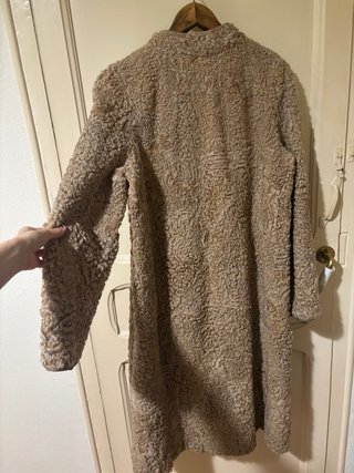 Abrigo de astracán beige