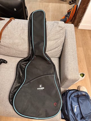 Guitarra acústica Yamaha con funda. Casi nueva!!!