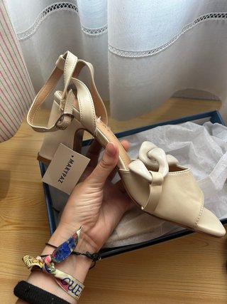 Sandalias Marypaz crema Talla 39 con etiqueta