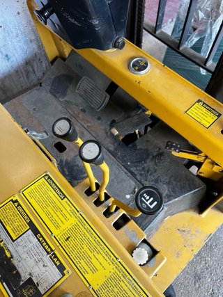 Carretilla elevadora CAT F25