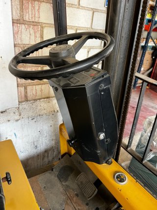 Carretilla elevadora CAT F25