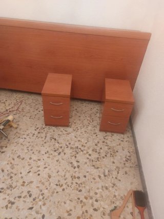 Armario de madera con espejos