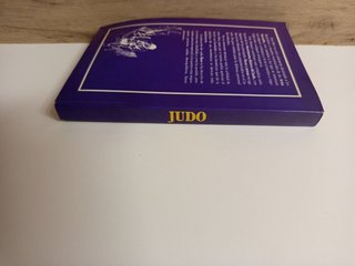 Lote Libro Judo (Lin Chutang) + Banderín Depor