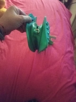 Bolso de mano verde beso