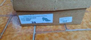 Zapatos negros serraje tacón.