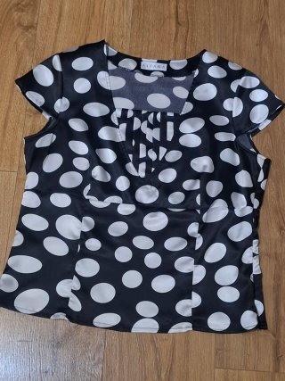 Conjunto Blusa y Falda Lunares Satén T48