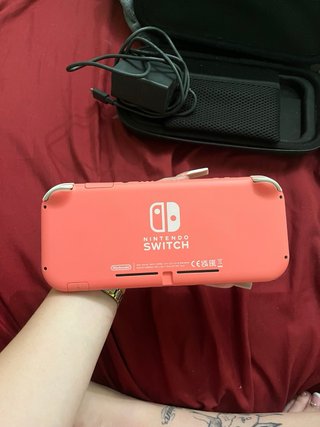 Nintendo Switch Lite Rosa + Funda y Cargador