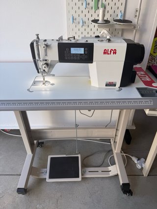Máquina de coser industrial Alfa Menos de un año