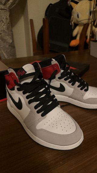 Air Jordan 1 Gris Rojo Blanco