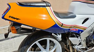 Honda RVF 400 - Moto Deportiva