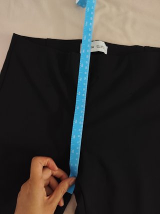 Pantalones flare negros acampanados