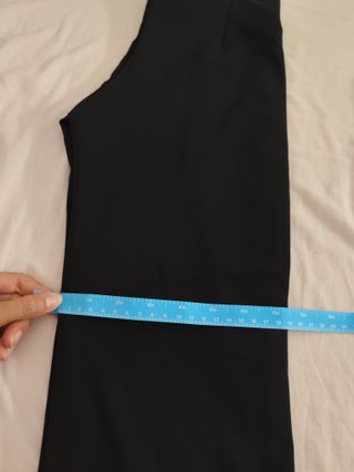 Pantalones flare negros acampanados