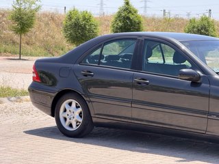 Mercedes-Benz Clase C180K