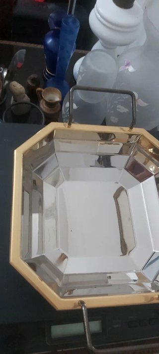 Vassoio con coperchio oro zecchino e acciaio